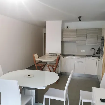 Centre Juan Les Pins 2p White Pearl *